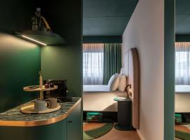 TRIBE Den Haag Centraal - Fully Renovated, hotel in Den Haag