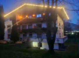 Apartment Tirol #Spielanger Hof#, Hotel in Weer