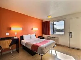 Motel 6-Laredo, TX - South