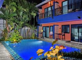 Kraam Silhouette Hotel and Cafe Phuket- Chalong pier Hotel, hotel in Chalong 