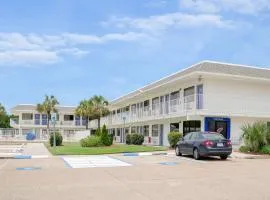 Motel 6 Gulfport, MS Airport