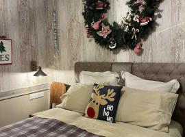 1957 To Rodo kai to Roido, hotel i Karpenision