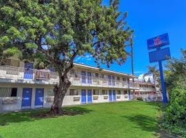 Motel 6-Chino, CA - Los Angeles Area, hotel di Chino