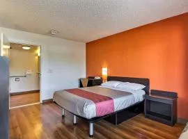 Motel 6-Oakland, CA - Embarcadero