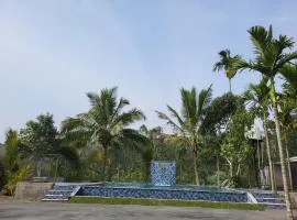 Rainy Cloud Homestay - Pool, Estate, Home Food, Near to Falls & Safari