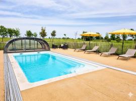 La Tournerie, Gîte 10 pers piscine près Puy du Fou, Hotel in Saint-Fulgent