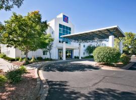 Motel 6-Brooklyn Center, MN - Minneapolis, хотел в Бруклин Сентър