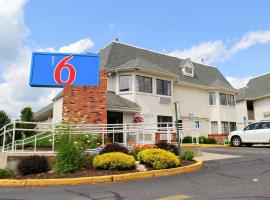 Motel 6-Enfield, CT - Hartford, ξενοδοχείο σε Ένφιλντ