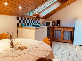 Odw homes - naturnahe Wohnung im Landhaus, hotel i Trösel