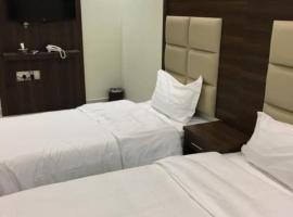 الذيابي للشقق المخدومة, hotel u gradu Shaqra