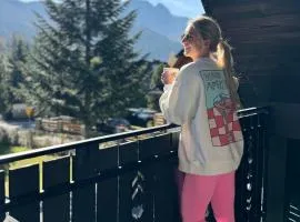 Chalet V11 by Villa 11 Folk & Design