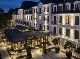 Grand Hotel de Courtoisville