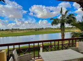 3BR Black&White ModernChalet Rooftop Lagoon View
