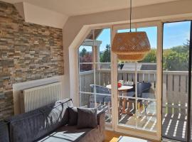 Helle Lichtdurchflutete Ferienwohnung，Ellingen的飯店