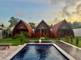 Villa Aiden Bungalow 2 near Beach, hotel a Ungasan