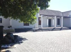 Edion Royal Guesthouse