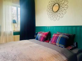 Bubo mysigt litet hus i Noret, resort de esqui em Mora