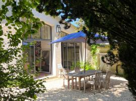 Le Clos des Lilas, Hotel in Montreuil-aux-Lions