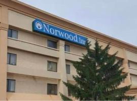 Norwood Inn & Suites By BlissPoint, hotel em Indianápolis