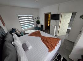 Casa-Pel Guest Wing: Palapye şehrinde bir otel