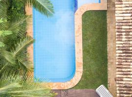 Casa Sapoti - 5 minutos a pé da praia, hotel in Praia do Forte