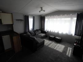 Brechin Getaway 2 bedroom static, khách sạn ở Angus