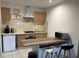 Appartement au porte de Geneve, hotel in Saint-Genis-Pouilly