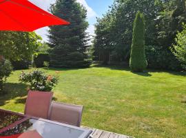 Maison avec grand jardin clos, viešbutis mieste Pleurtuit