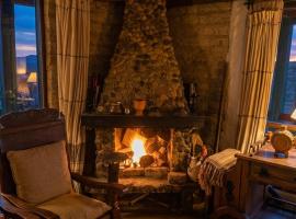 Mountain House with Fireplace and View - Paipa, hotel a Paipa