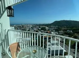 One Bedroom Apartment with Sea and Mountain View