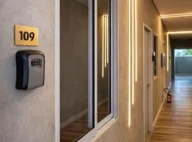 #115 Suíte cama casal e solteiro c vaga - Centro