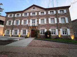 Hotel 2M, The Originals Relais，位于Saint-Just-Saint-Rambert的酒店