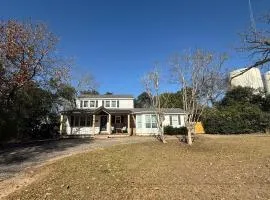 The Barbour Street Retreat 3 BD 2 BA House Downtown