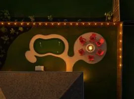 Crew Housing Long Stay Hot Tub & Putting Green