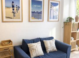 Appartement deux pièces élégant avec Vue sur Parc - Plage & Centre-Ville à Pied、カブールのホテル