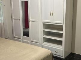 Doreen's Ranch Master Suite, hotel com estacionamento em Four Paths