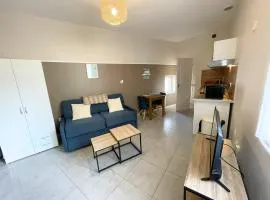 Studio bien équipé avec clim Proche gare et centre-ville