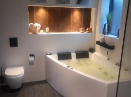 Leons House, hotel em Bindslev