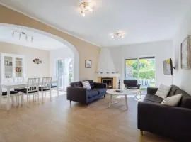 Top renoviertes Reihenhaus mit Pool und Meerzugang