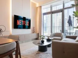 Iconic Burj Khalifa View - Elegant 1BR Apartment