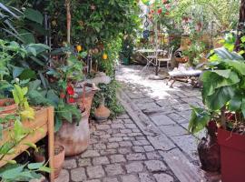 Terra-Crystal, hotel in Rochefort