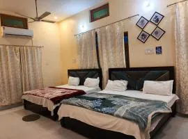 OM Palace Guest House-Fully Air Conditioned