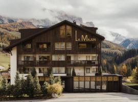 Hotel La Majun, hotel in La Villa