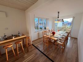 Country House near Munich - Terrace & Fireplace!, Hotel in Jesenwang