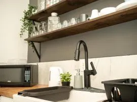 Cozy 2Br Home near Downtown WPG - Free Parking