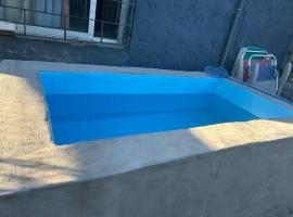 Cuchilla Alta-La Cabaña Celeste, hotel in Cuchilla Alta