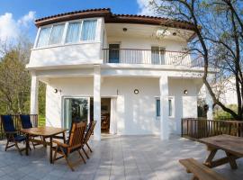Forest Park Villa, hotell i Lemithou
