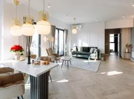 Luma Central Viewpoint with Private Underground Parking