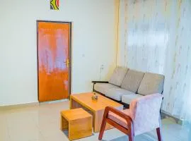 Stay and Dine, 2Bedroom Home at Mama Pizzalo