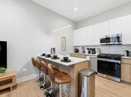 Comfy Condo - Gym Free Parking & Modern Amenities, khách sạn ở Chicago